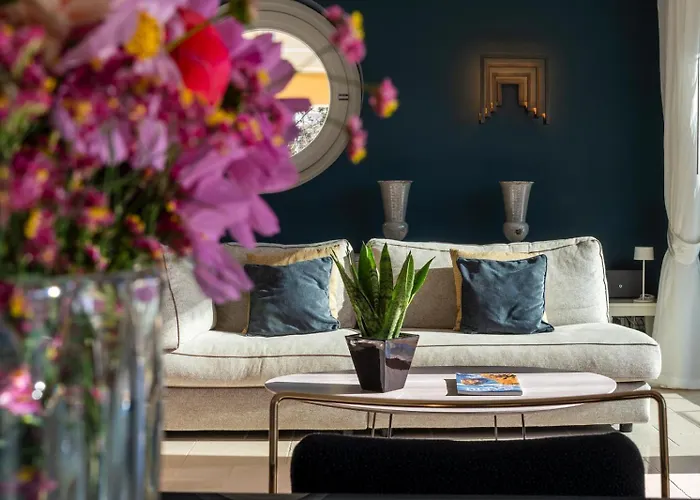 Roberhouse Tragara 37