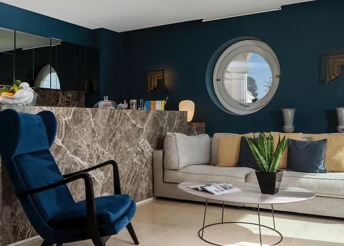 Roberhouse Tragara 37